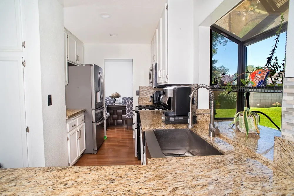 1046 E Avenue J6 Lancaster, CA 93535