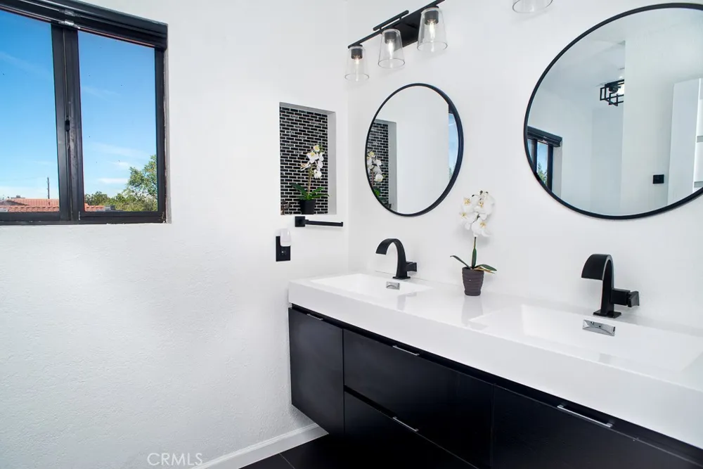 1046 E Avenue J6 Lancaster, CA 93535