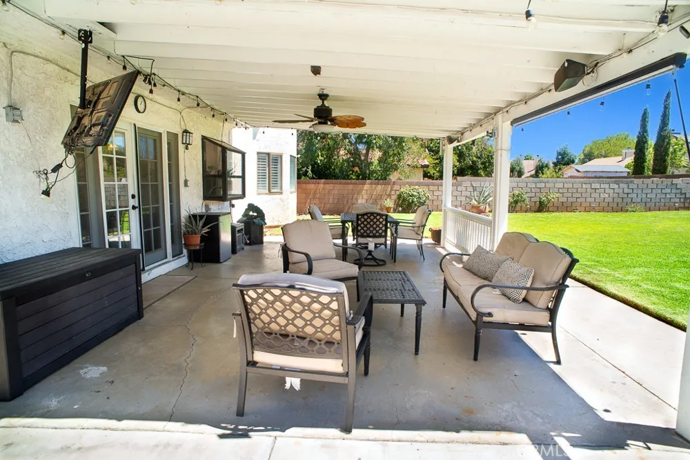 1046 E Avenue J6 Lancaster, CA 93535