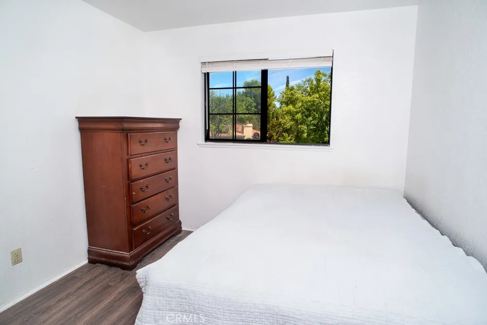 1046 E Avenue J6 Lancaster, CA 93535