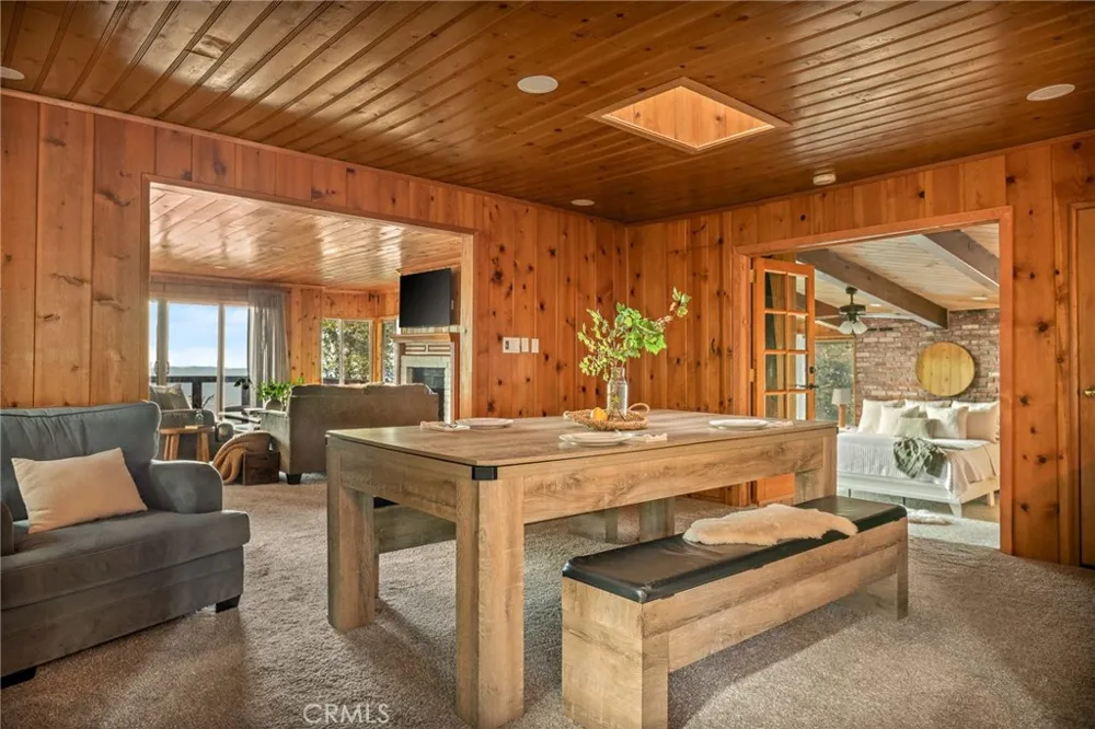 24251 Great View Drive Crestline, CA 92325
