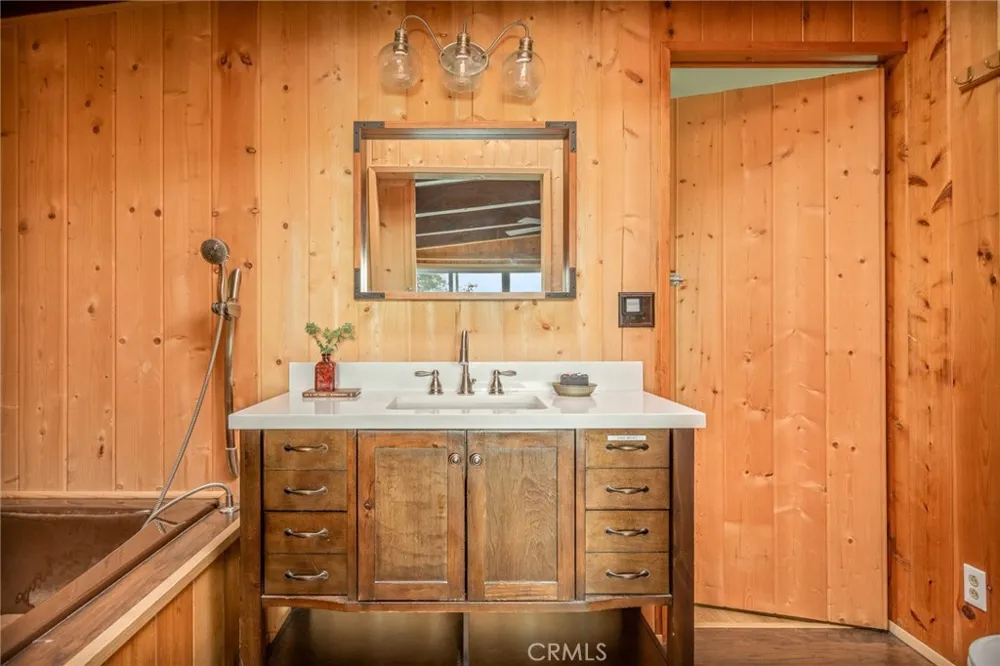 24251 Great View Drive Crestline, CA 92325