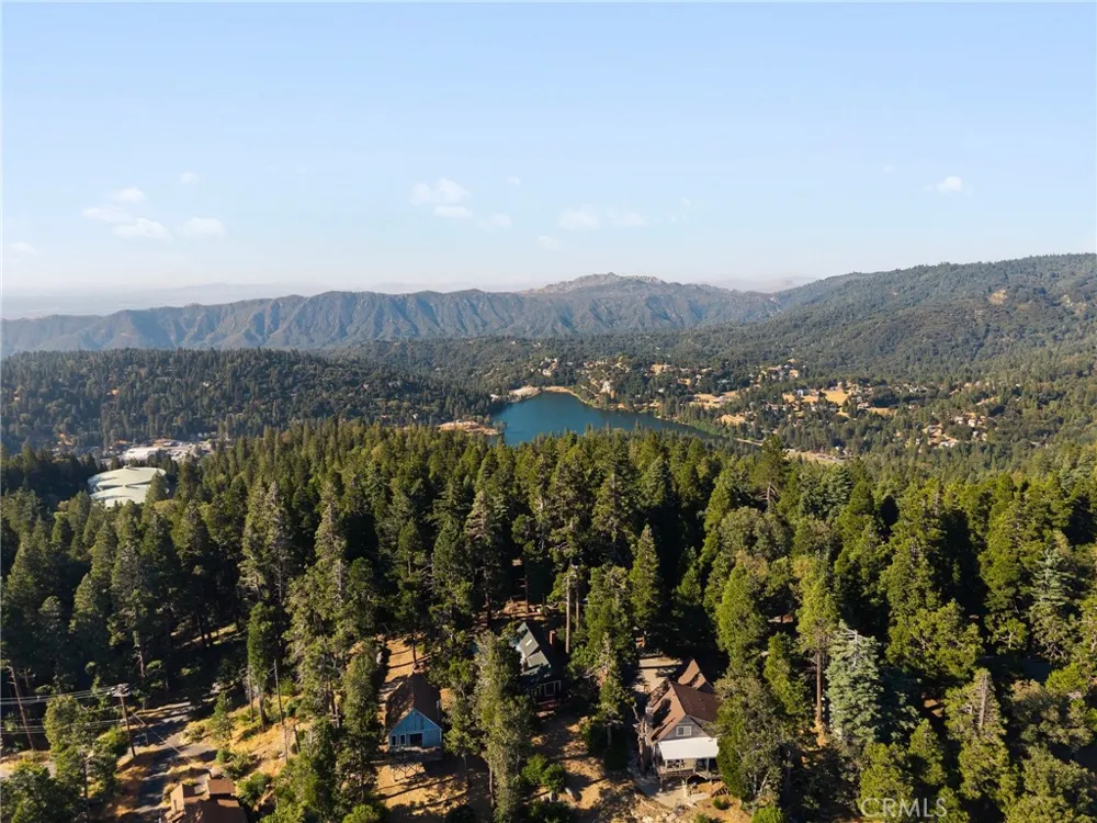 24251 Great View Drive Crestline, CA 92325