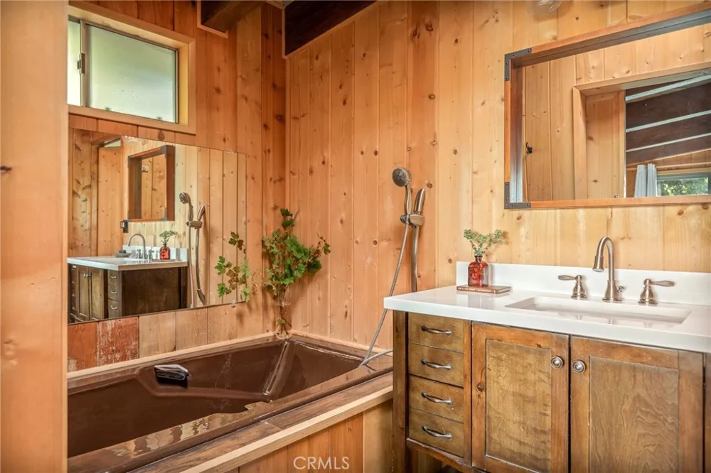 24251 Great View Drive Crestline, CA 92325