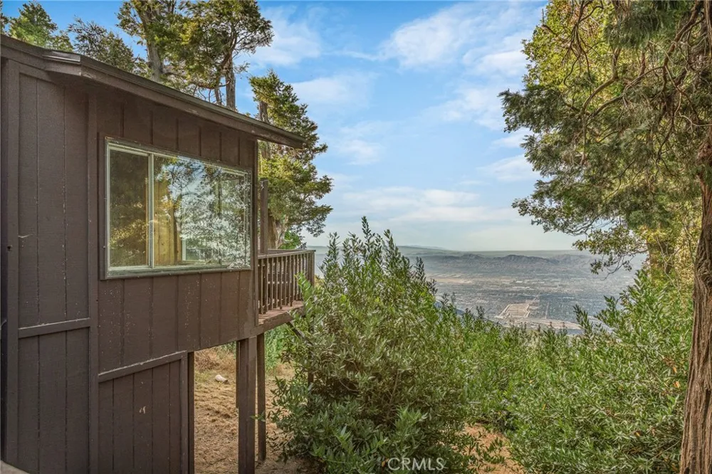 24251 Great View Drive Crestline, CA 92325