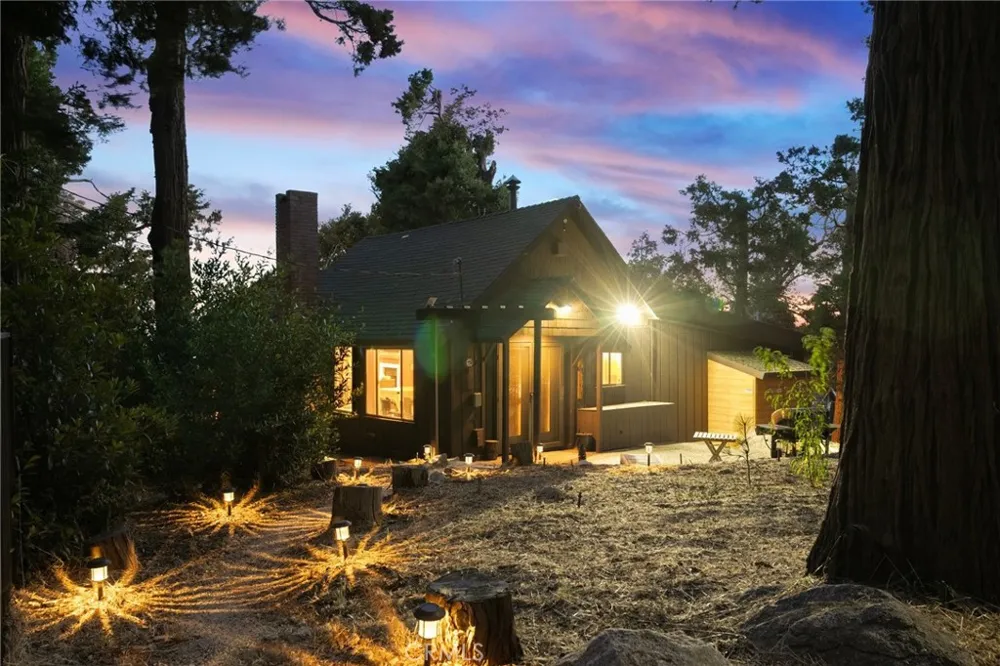 24251 Great View Drive Crestline, CA 92325