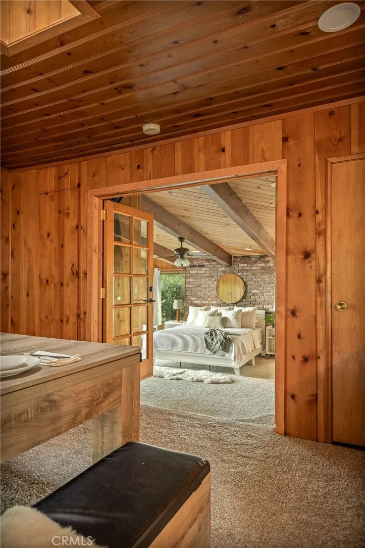 24251 Great View Drive Crestline, CA 92325