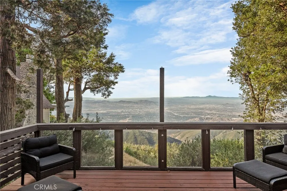 24251 Great View Drive Crestline, CA 92325