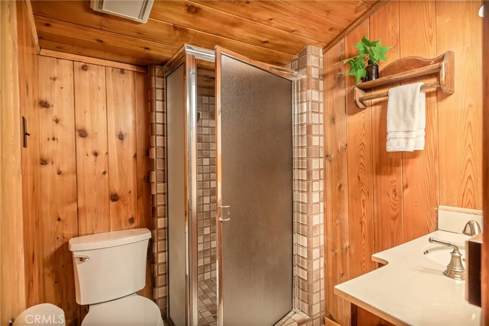 24251 Great View Drive Crestline, CA 92325