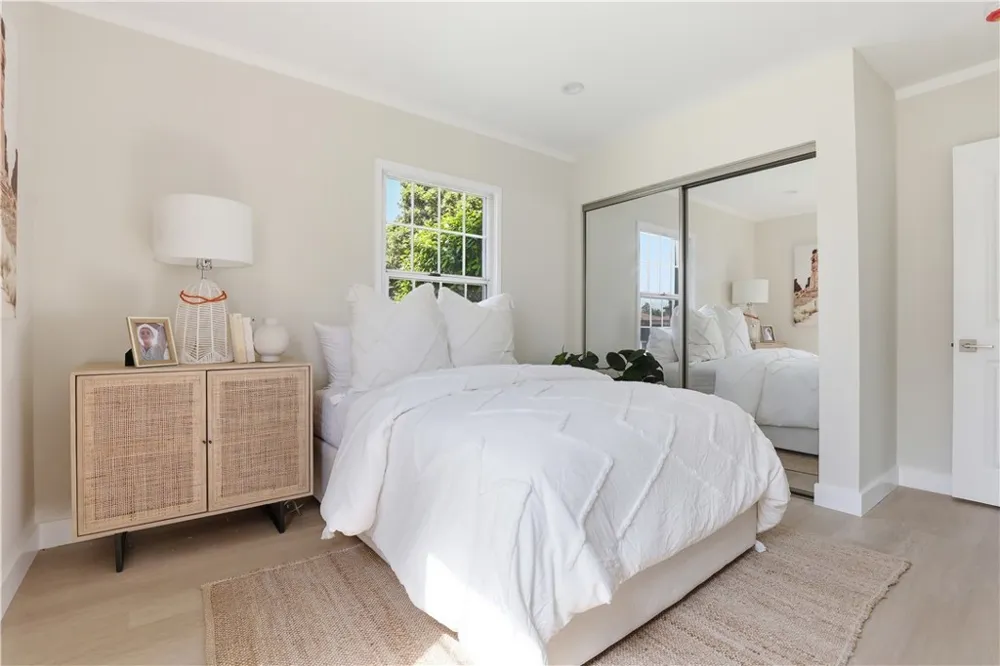 6200 W 77th Street Los Angeles, CA 90045