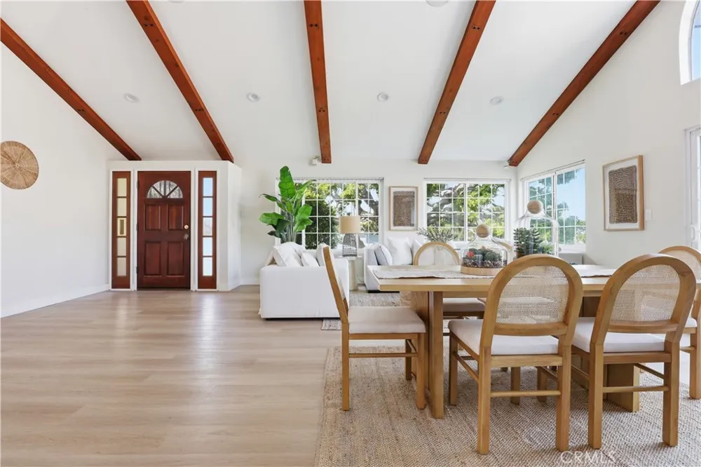 6200 W 77th Street Los Angeles, CA 90045