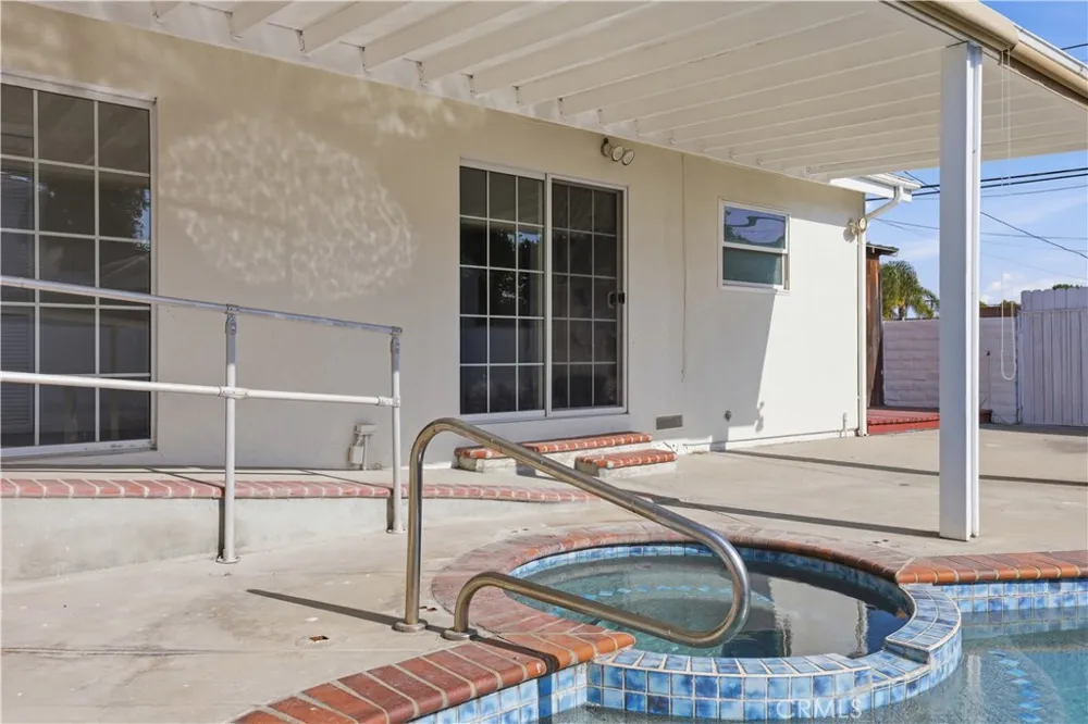 6200 W 77th Street Los Angeles, CA 90045