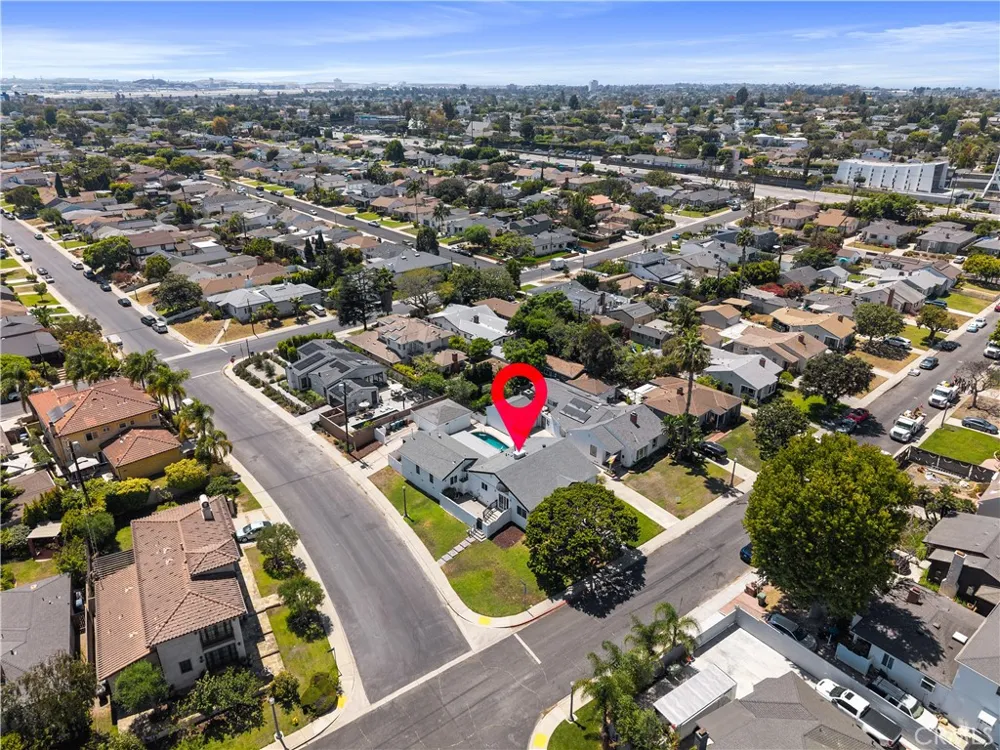6200 W 77th Street Los Angeles, CA 90045