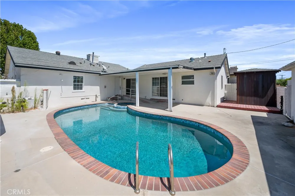 6200 W 77th Street Los Angeles, CA 90045
