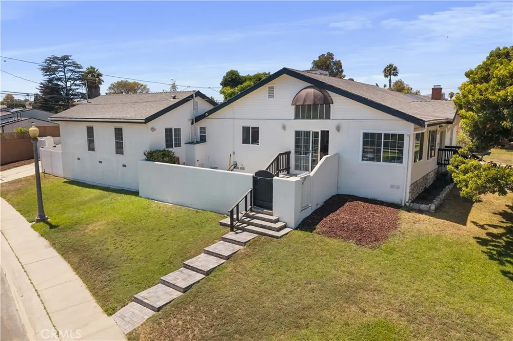 6200 W 77th Street Los Angeles, CA 90045