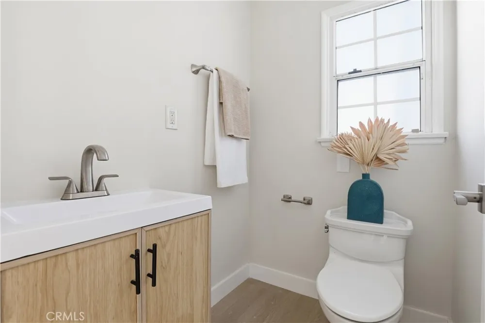 6200 W 77th Street Los Angeles, CA 90045
