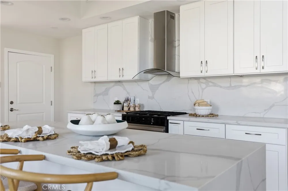 6200 W 77th Street Los Angeles, CA 90045
