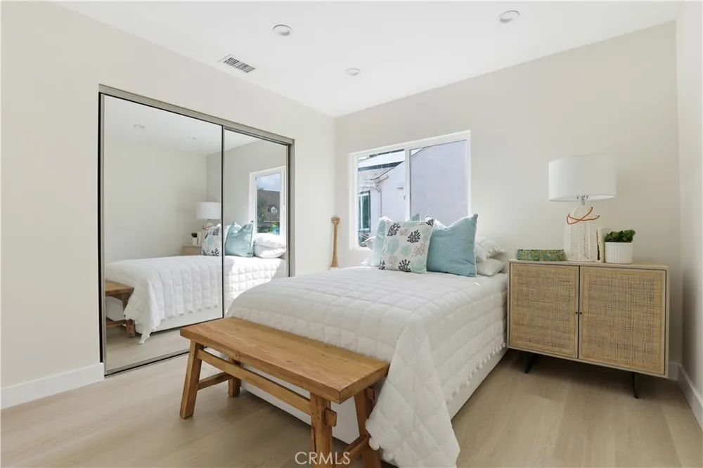6200 W 77th Street Los Angeles, CA 90045