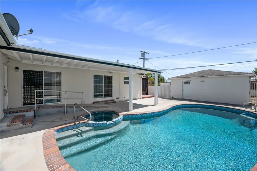 6200 W 77th Street Los Angeles, CA 90045