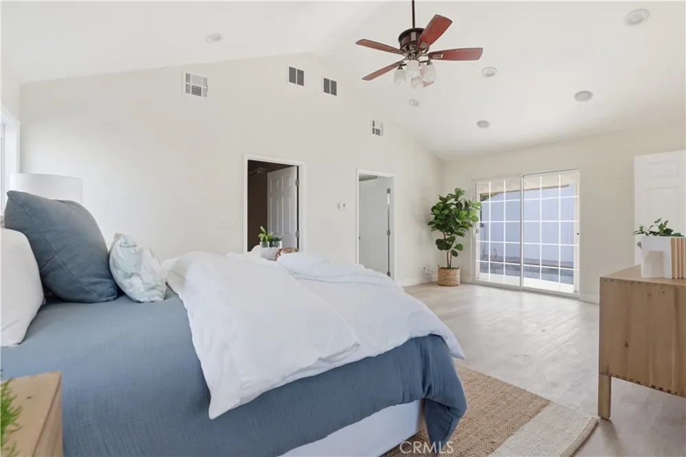 6200 W 77th Street Los Angeles, CA 90045