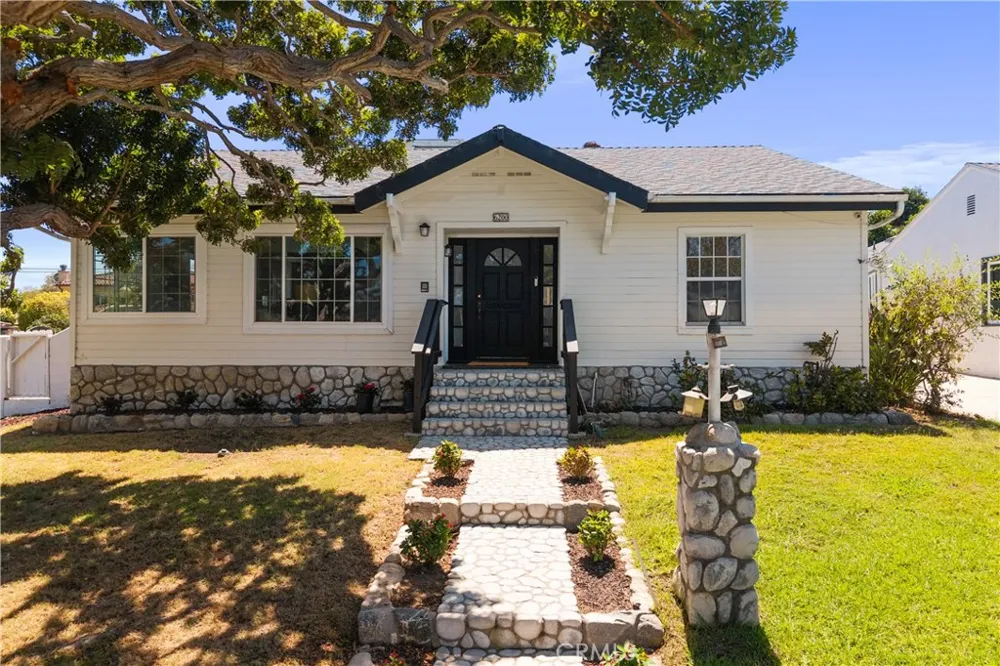 6200 W 77th Street Los Angeles, CA 90045