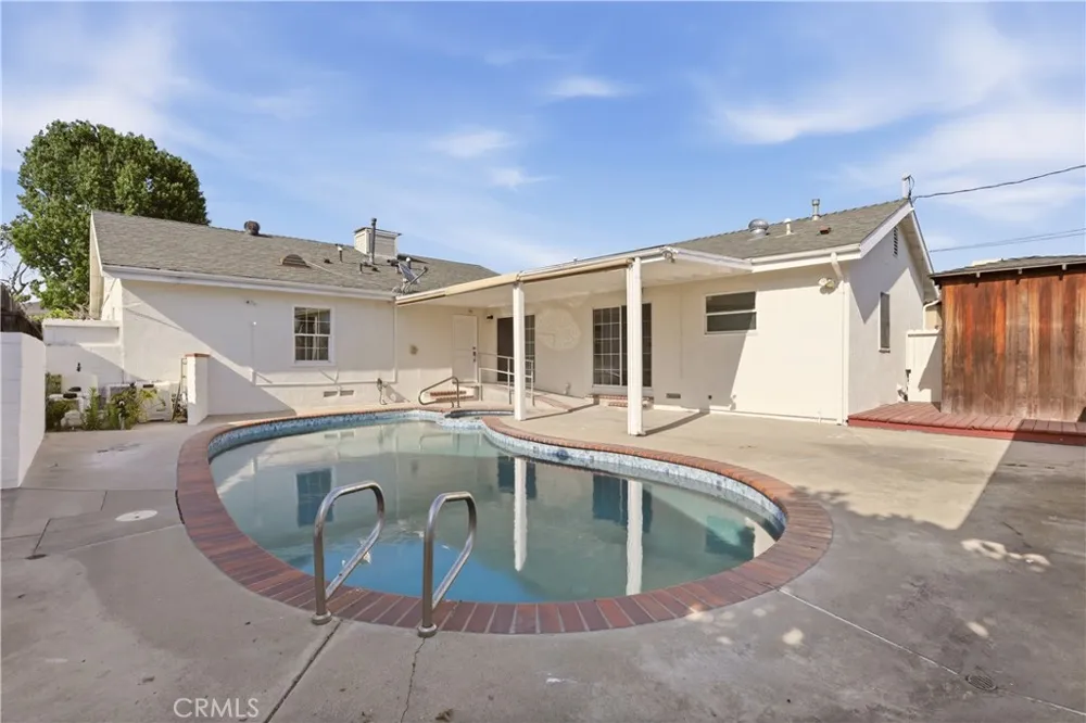 6200 W 77th Street Los Angeles, CA 90045