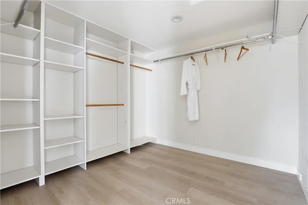 6200 W 77th Street Los Angeles, CA 90045
