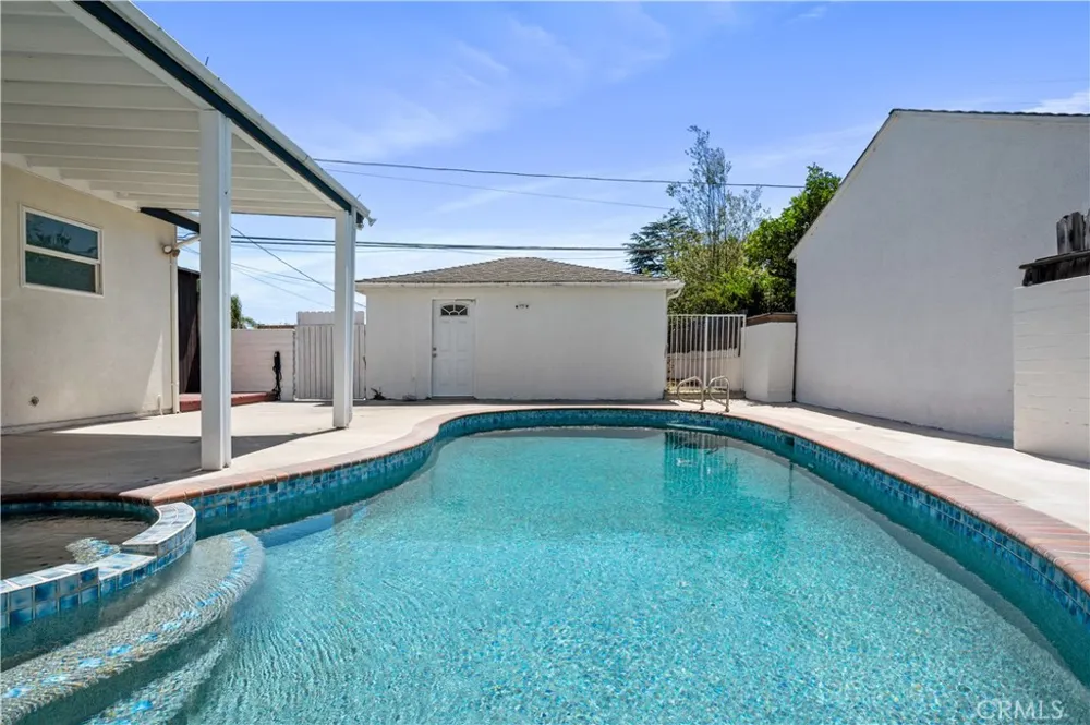6200 W 77th Street Los Angeles, CA 90045