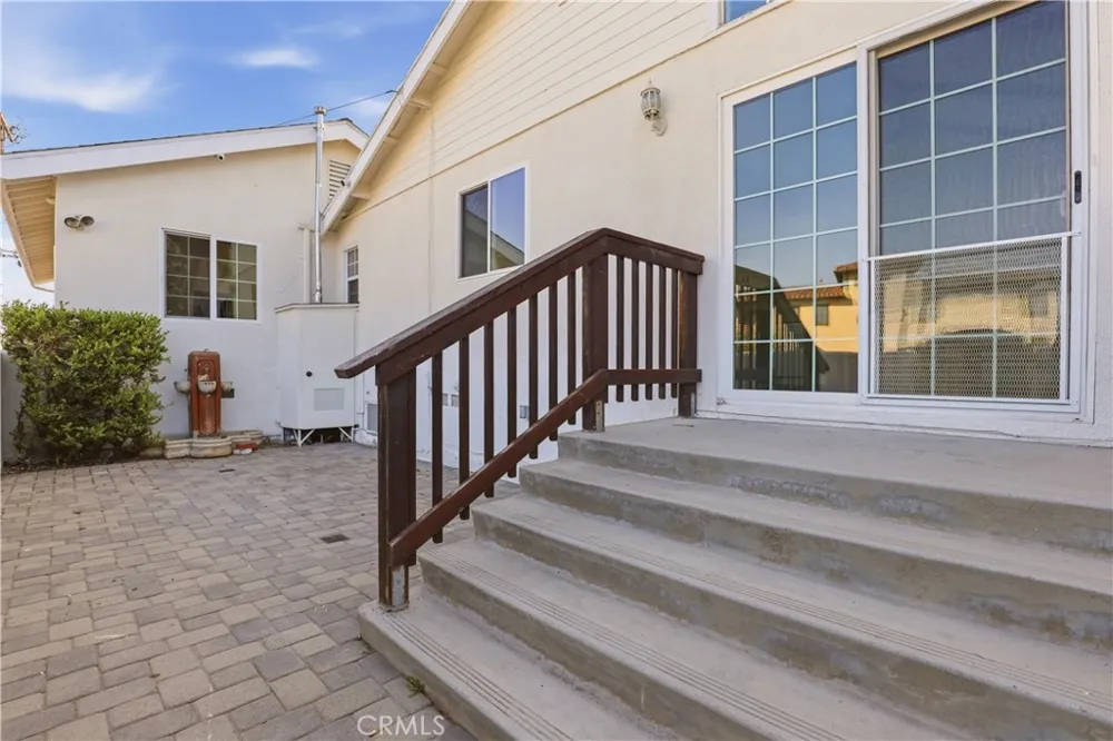 6200 W 77th Street Los Angeles, CA 90045