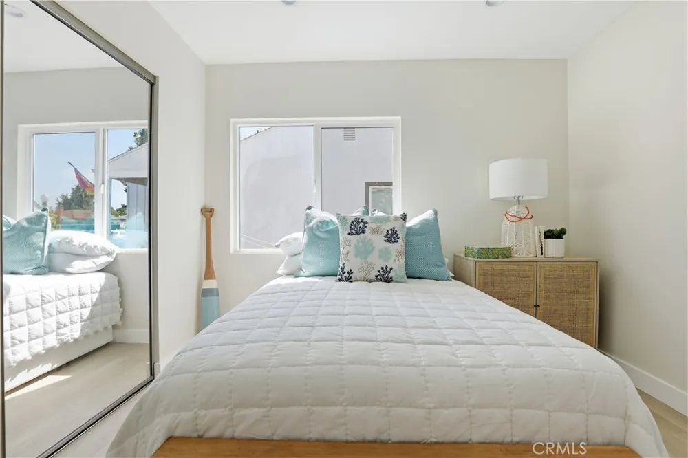 6200 W 77th Street Los Angeles, CA 90045