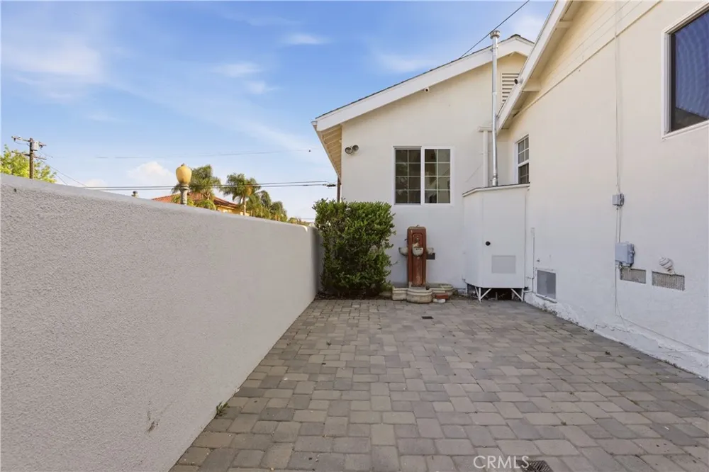 6200 W 77th Street Los Angeles, CA 90045