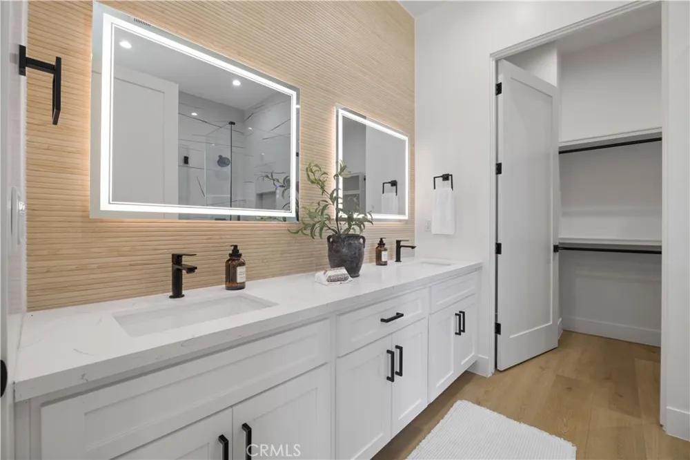 14806 Eastwood Avenue Lawndale, CA 90260