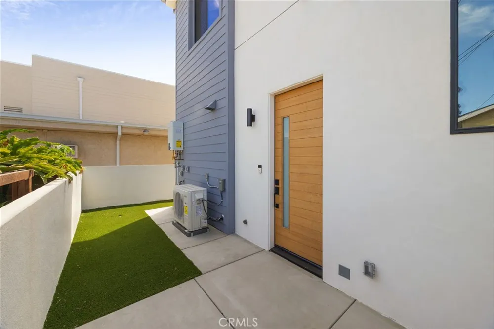 14806 Eastwood Avenue Lawndale, CA 90260