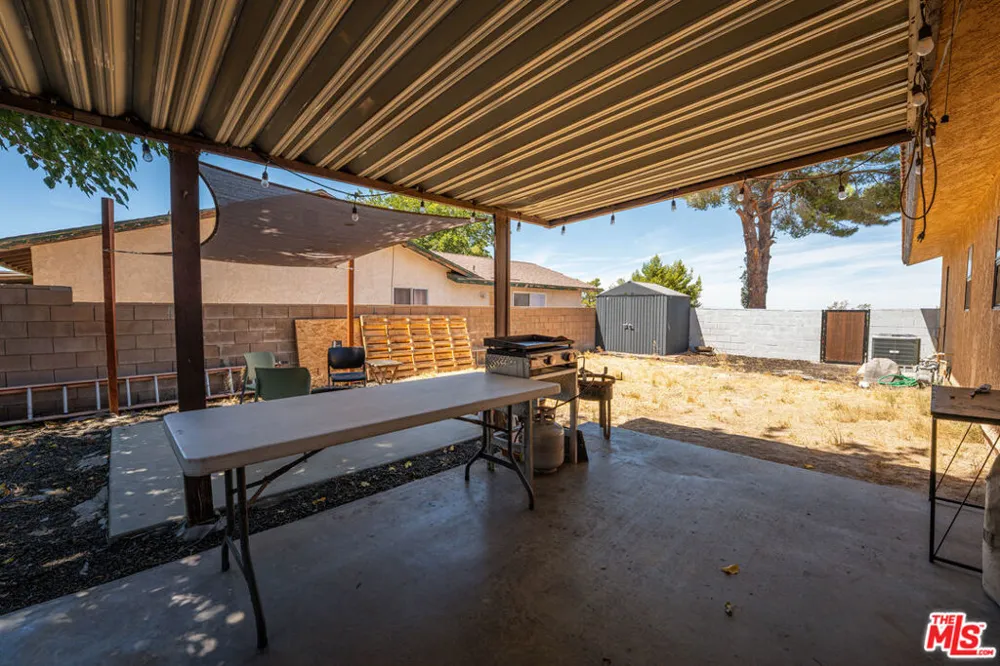 35335 89th Street Littlerock, CA 93543