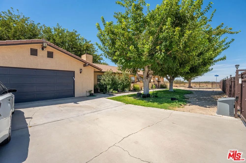 35335 89th Street Littlerock, CA 93543