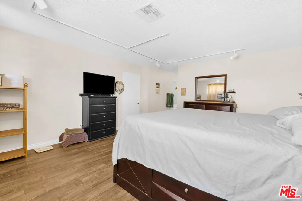 35335 89th Street Littlerock, CA 93543