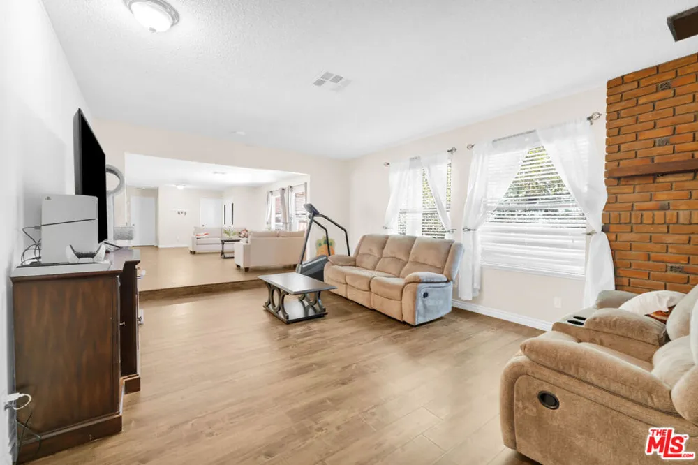 35335 89th Street Littlerock, CA 93543