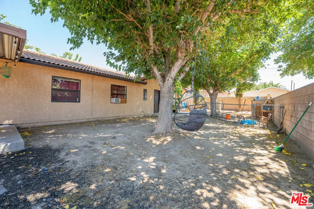 35335 89th Street Littlerock, CA 93543