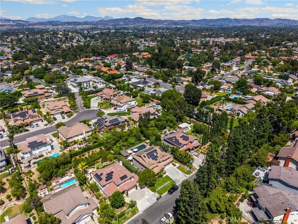 17887 Mariposa Avenue Yorba Linda, CA 92886
