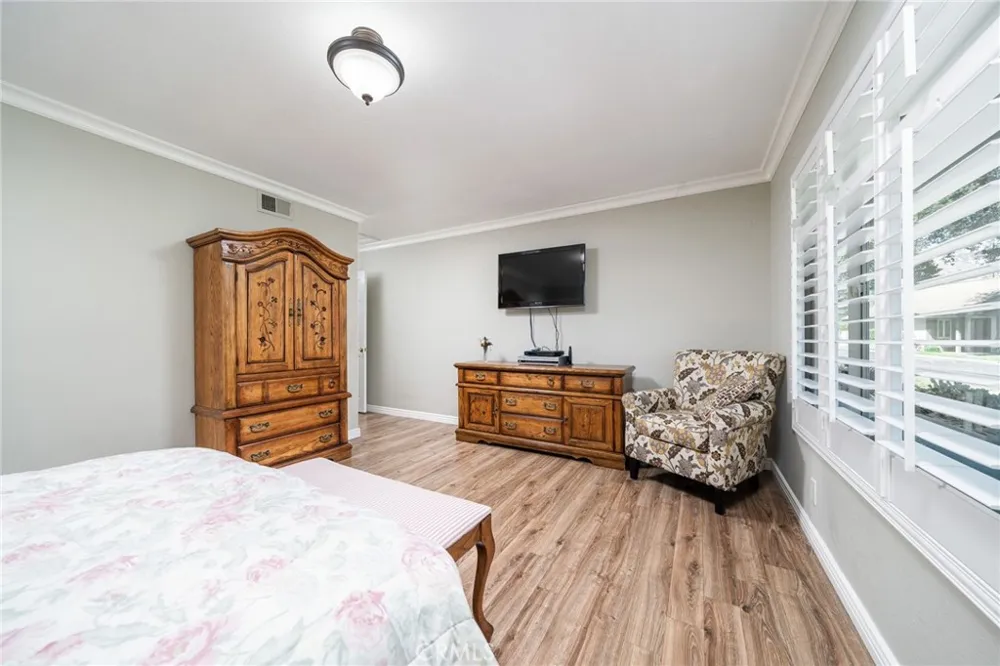 179 Oak Forest Circle Glendora, CA 91741