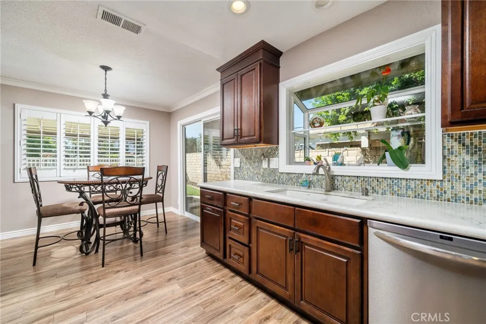 179 Oak Forest Circle Glendora, CA 91741