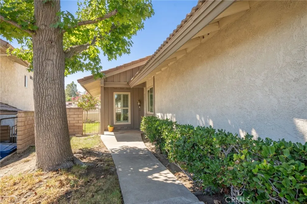 179 Oak Forest Circle Glendora, CA 91741
