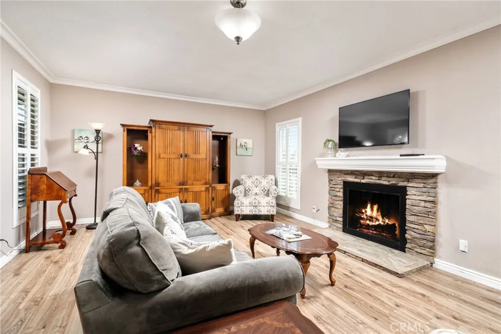 179 Oak Forest Circle Glendora, CA 91741
