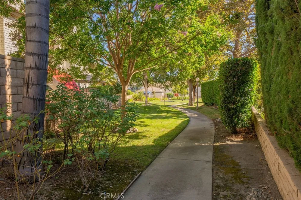 179 Oak Forest Circle Glendora, CA 91741