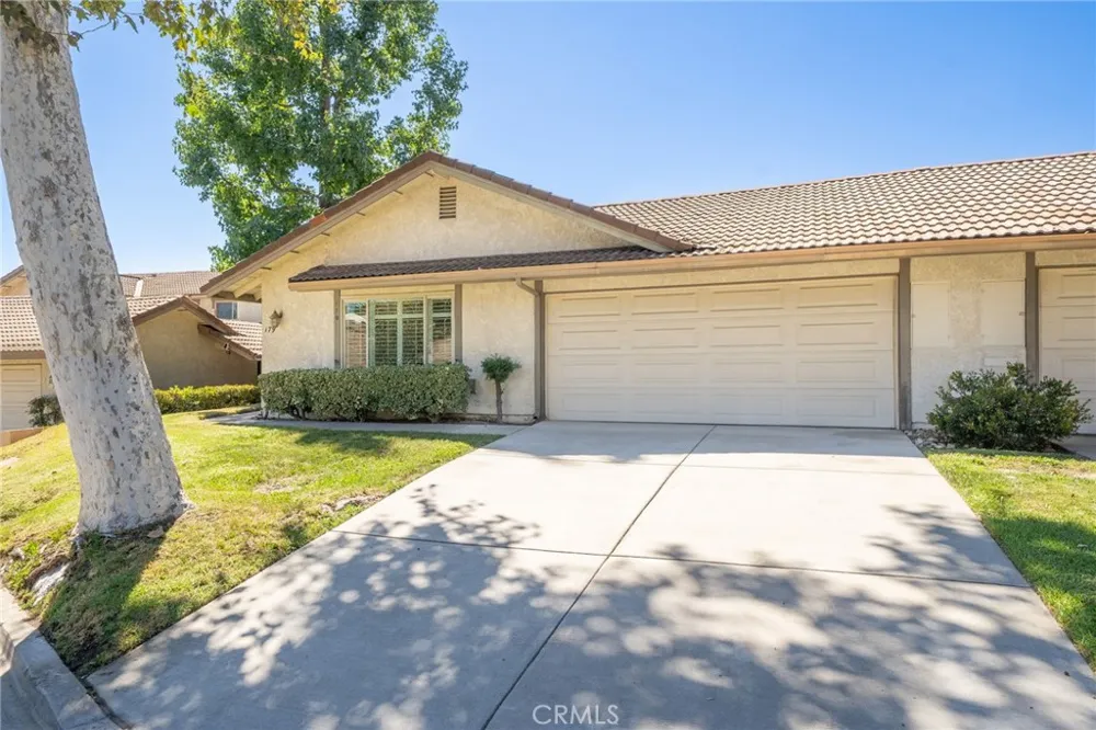 179 Oak Forest Circle Glendora, CA 91741