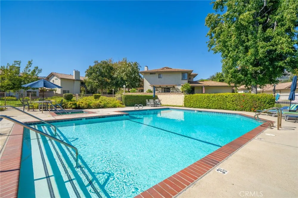 179 Oak Forest Circle Glendora, CA 91741