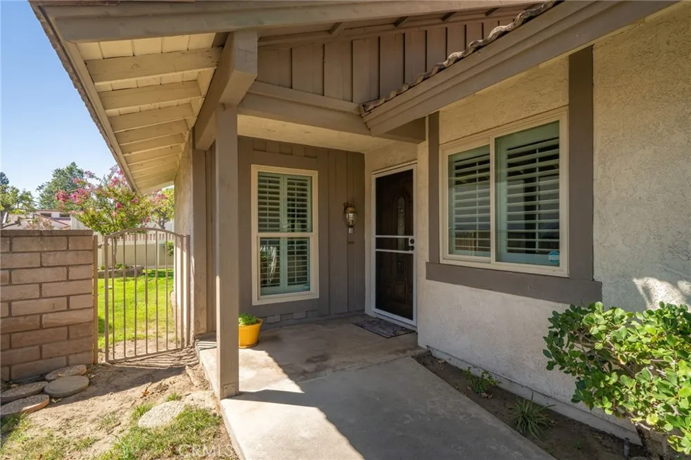 179 Oak Forest Circle Glendora, CA 91741