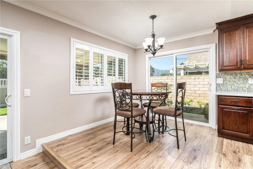 179 Oak Forest Circle Glendora, CA 91741