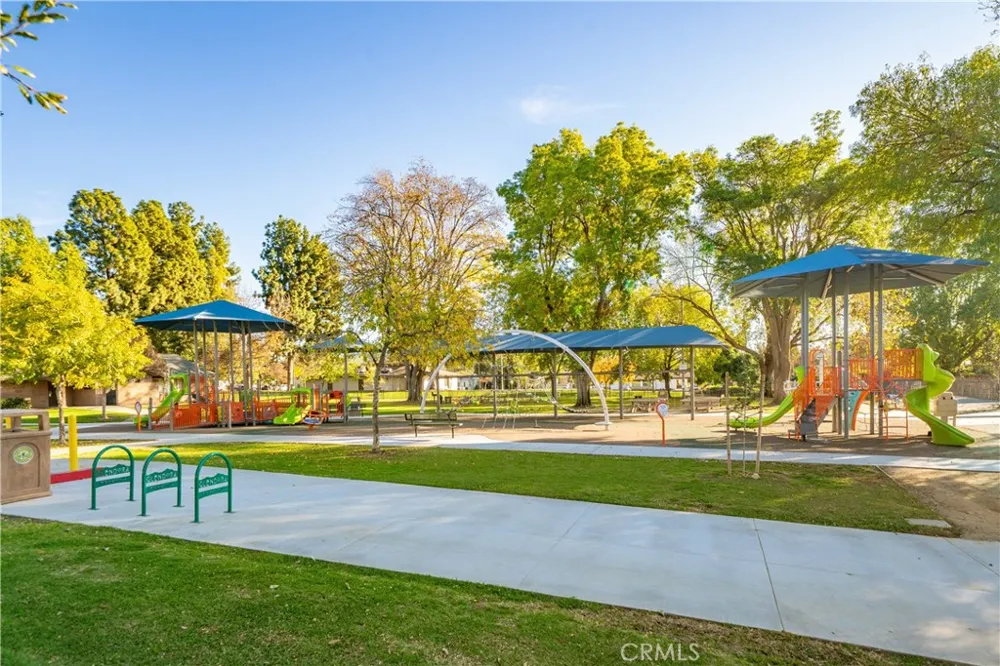 179 Oak Forest Circle Glendora, CA 91741