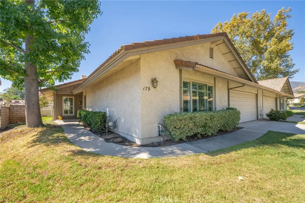 179 Oak Forest Circle Glendora, CA 91741
